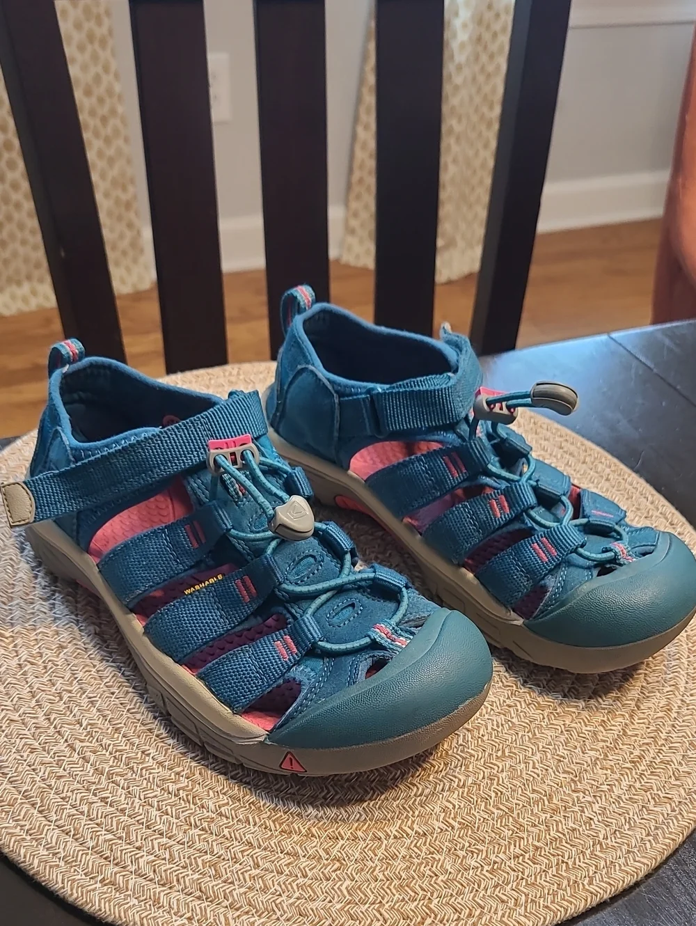 Keen Newport H2 Hiking Water Sandal Lagoon & Bright Pink Size 4